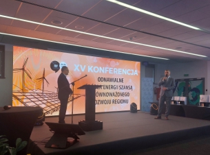 Pan Mariusz Sikora Dyrektor WBiOIN UMWZ i Pan Ireneusz Nowak Prezes Żeglugi Szczecińskiej Turystyka i Wydarzenia sp. z o.o.  